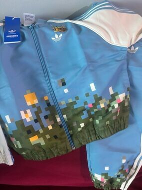 Adidas Minecraft suit newt size 5/6.